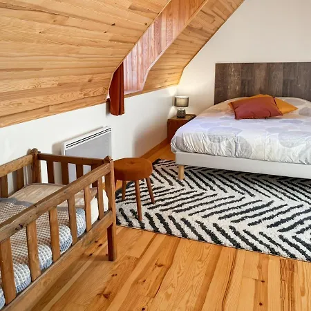 Tatil Evi Le Refuge De La Vallee - 4 A 6 Pers - Proche De Salers *