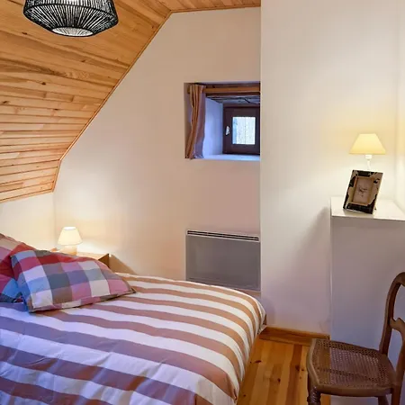 Nyaraló Le Refuge De La Vallee - 4 A 6 Pers - Proche De Salers *