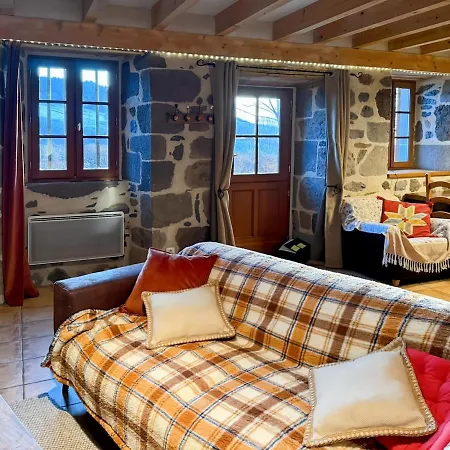 Nyaraló Le Refuge De La Vallee - 4 A 6 Pers - Proche De Salers *